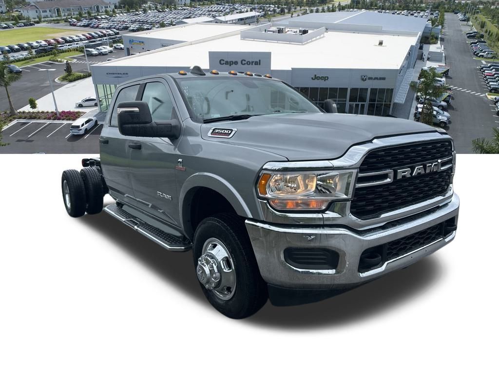 2024 Ram 3500 SLT photo 2