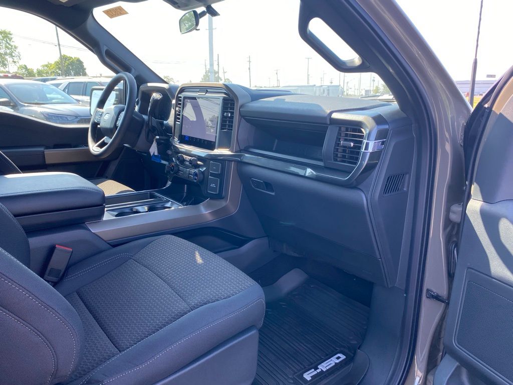 2025 Ford F-150 STX photo 29