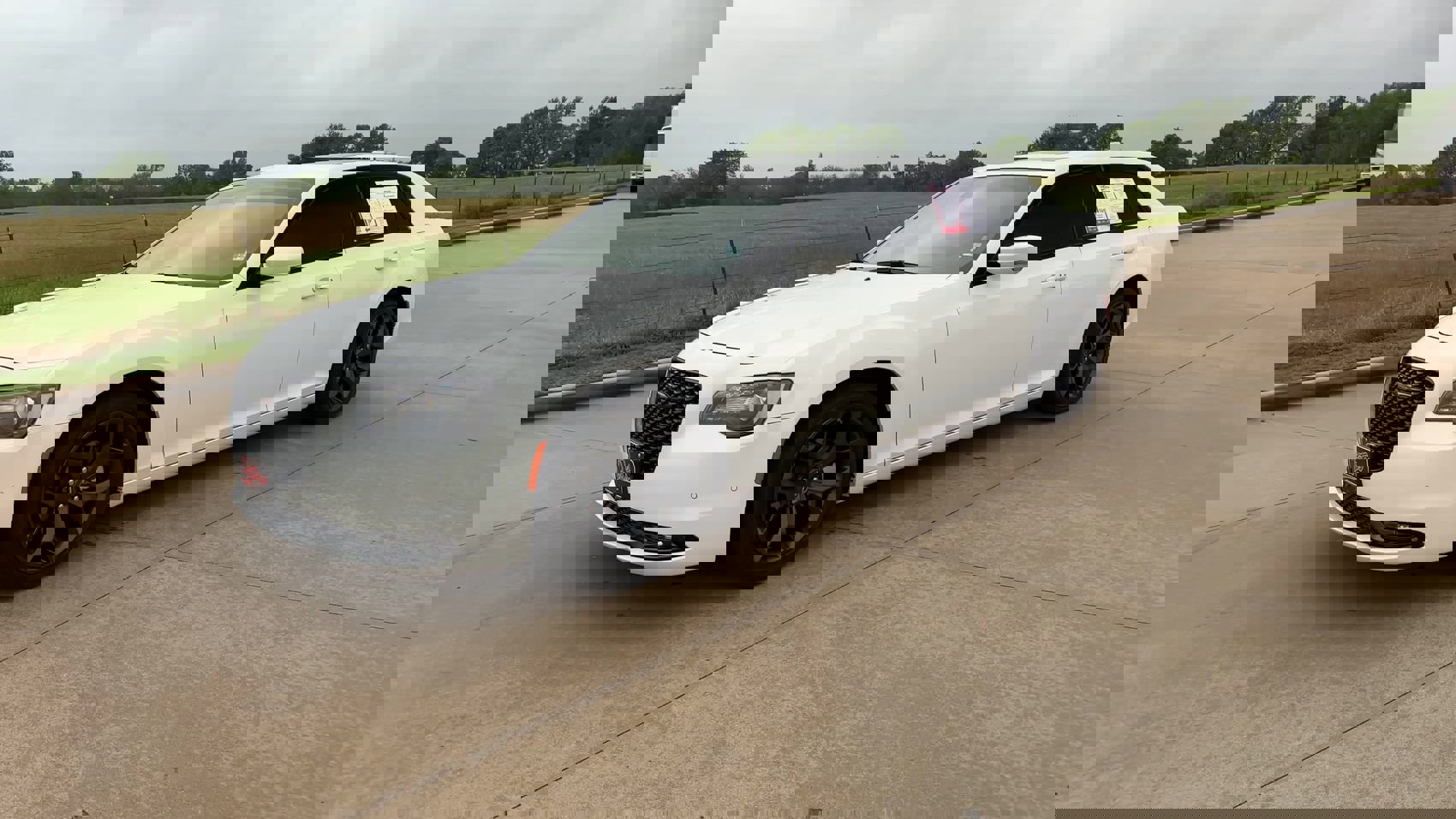 2023 Chrysler 300 photo 4