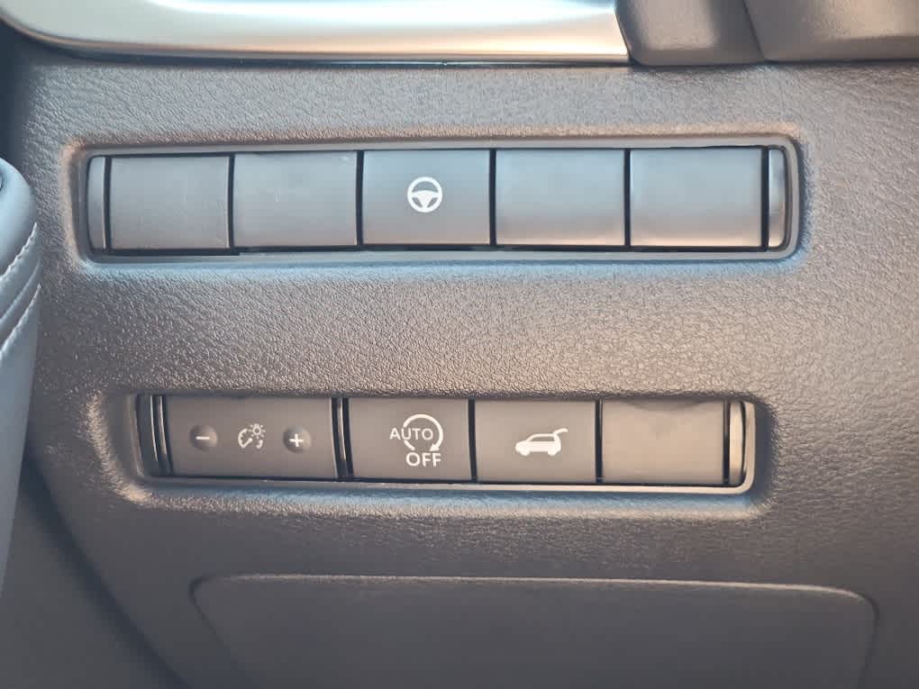 2025 Nissan Rogue SV photo 17