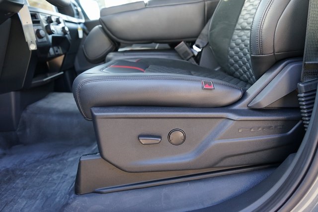 2025 FORD F-150 - Image 40