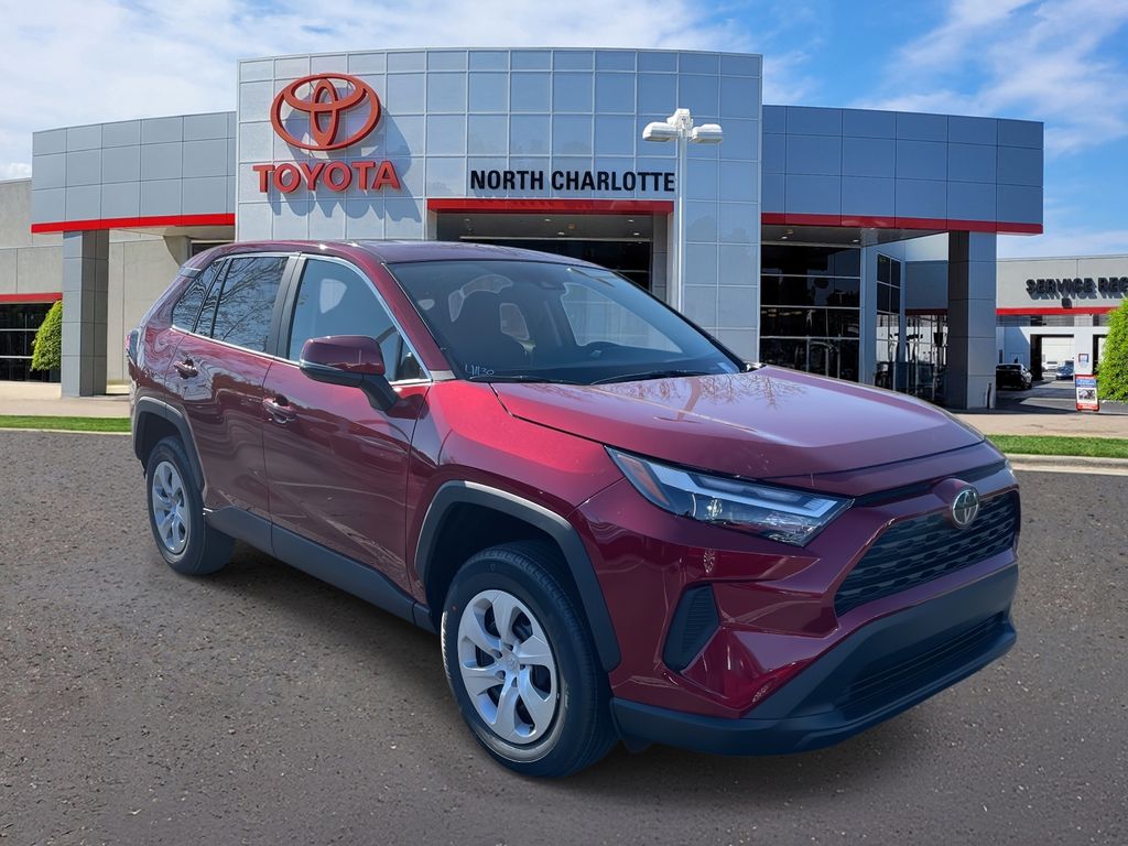 2025 Toyota RAV4 LE's photo