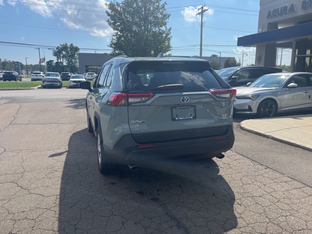 2021 Toyota RAV4 Hybrid XLE Premium photo 9