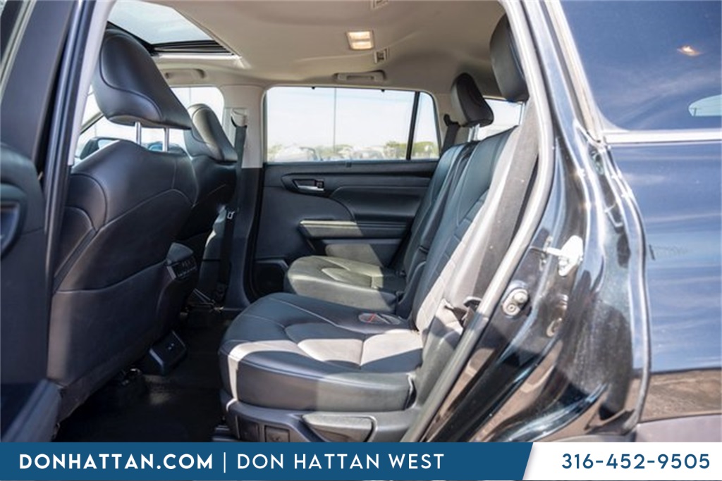 2022 Toyota Highlander XLE photo 22
