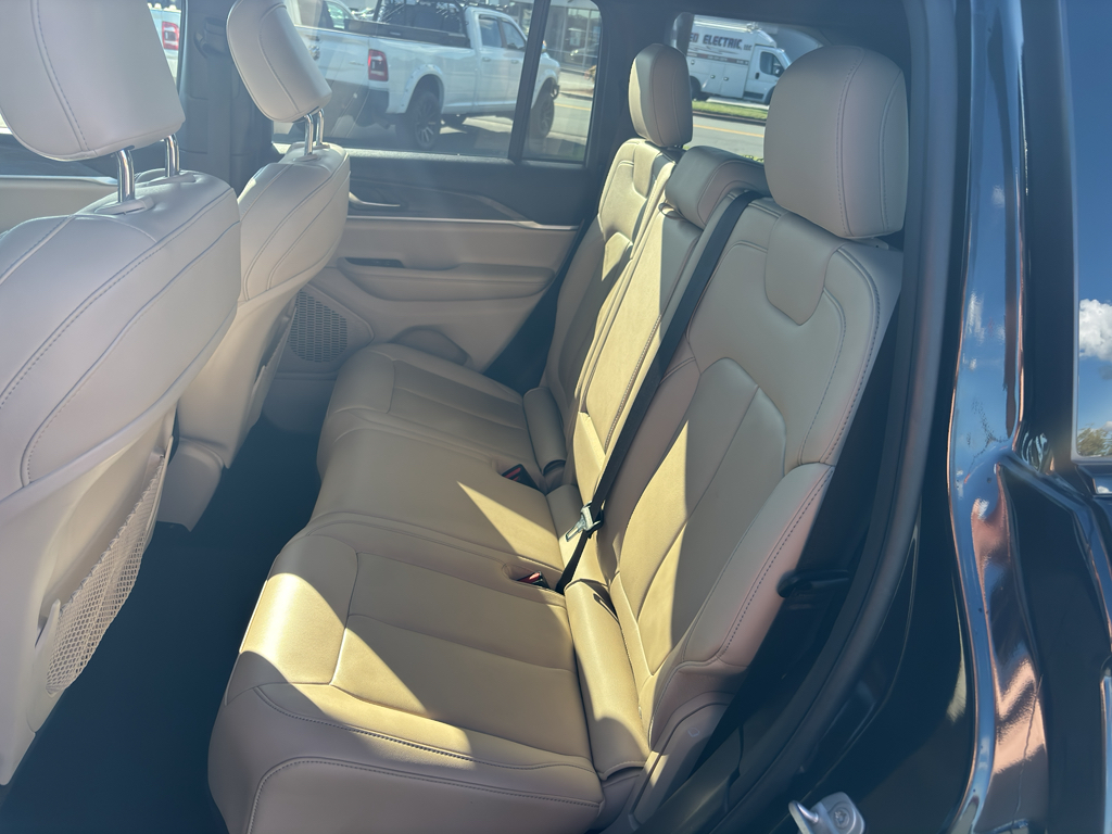 2023 Jeep Grand Cherokee Limited photo 17