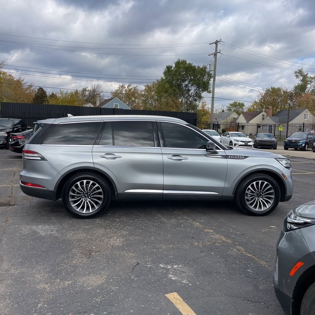 2020 Lincoln Aviator Reserve photo 3