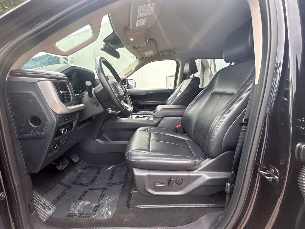 2024 Ford Expedition XLT photo 8