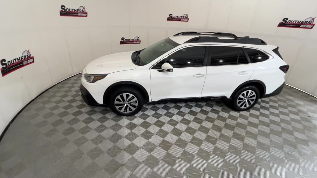 2020 Subaru Outback Premium photo 4