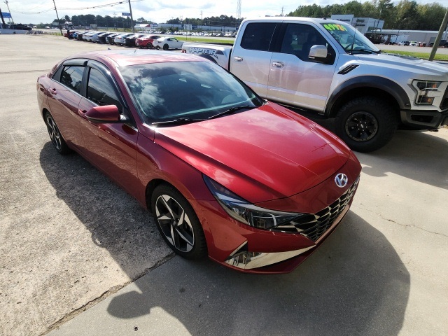 2022 Hyundai Elantra Limited photo 4