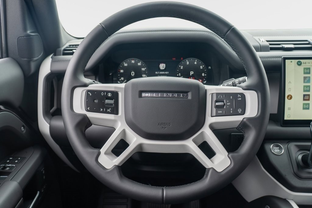 2025 Land Rover Defender 130 X-Dynamic SE photo 6