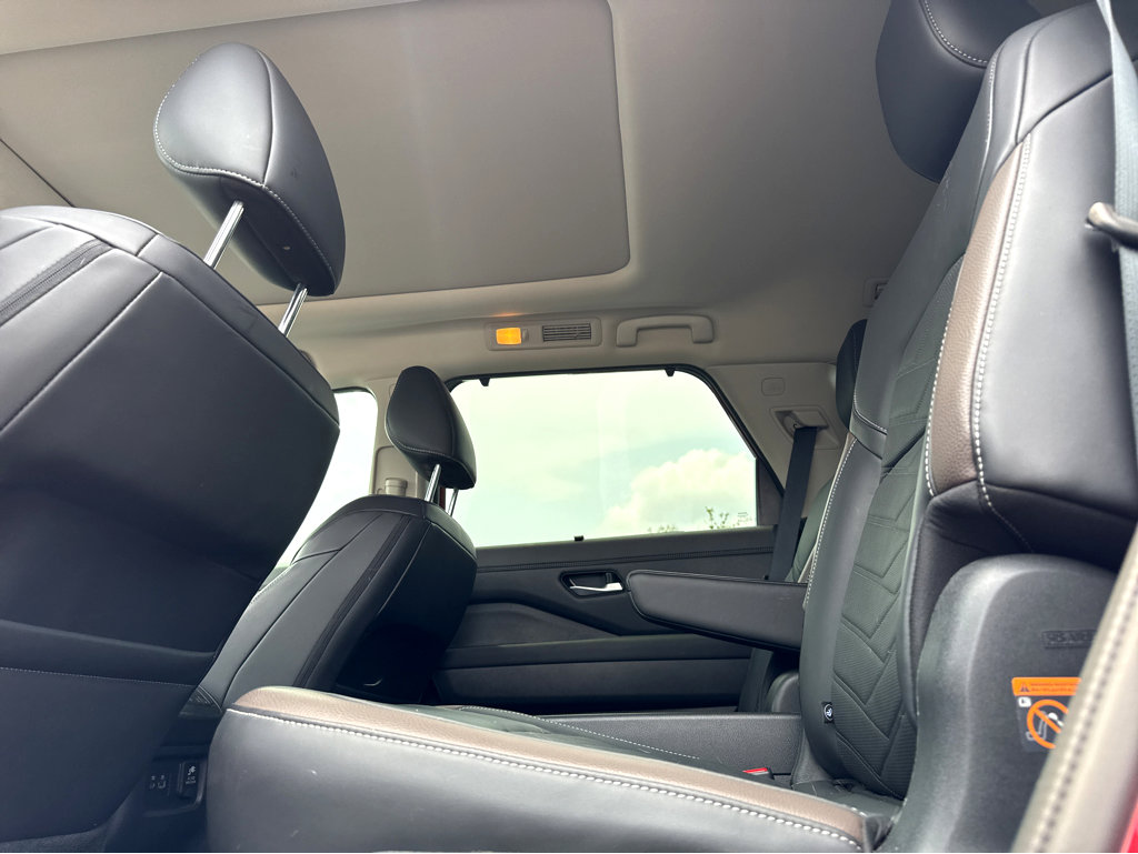 2024 Nissan Pathfinder Platinum photo 18