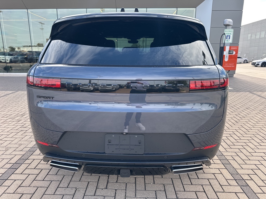 2025 Land Rover Range Rover Sport SE photo 4
