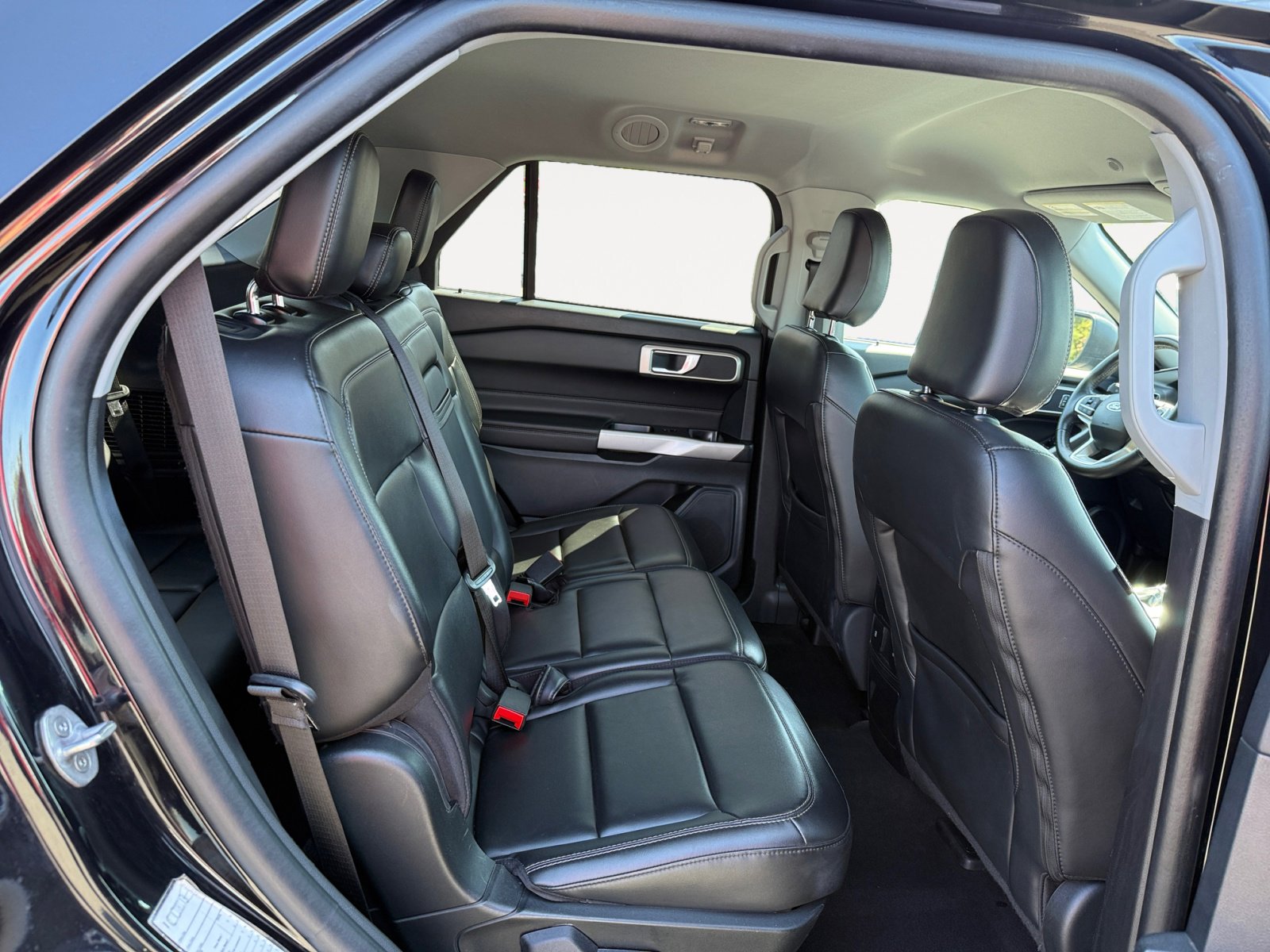 2023 Ford Explorer XLT photo 17