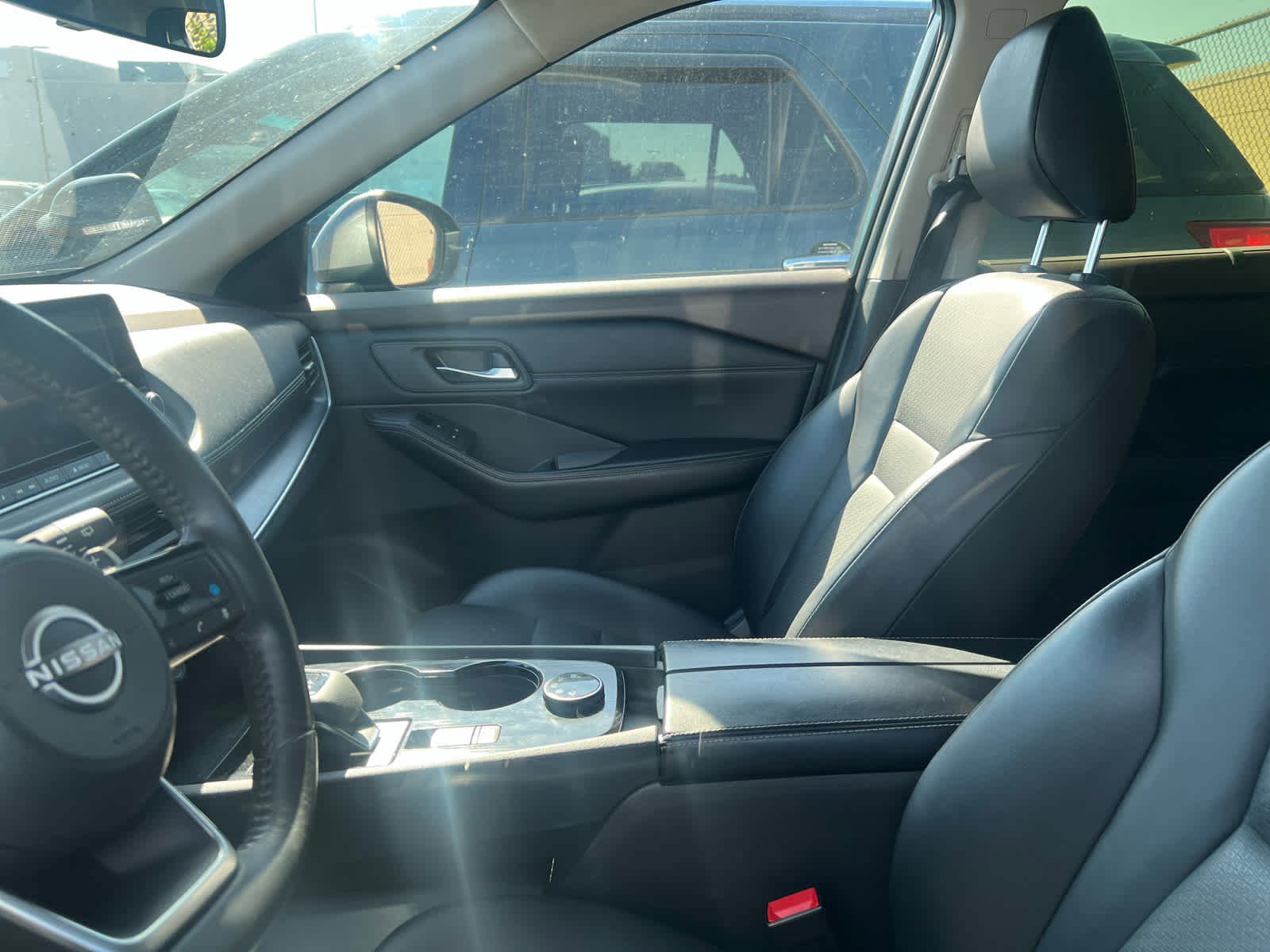 2023 Nissan Rogue SV photo 6