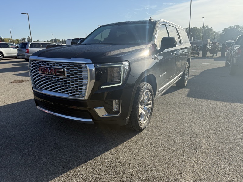 2022 Gmc Yukon XL Denali photo 2