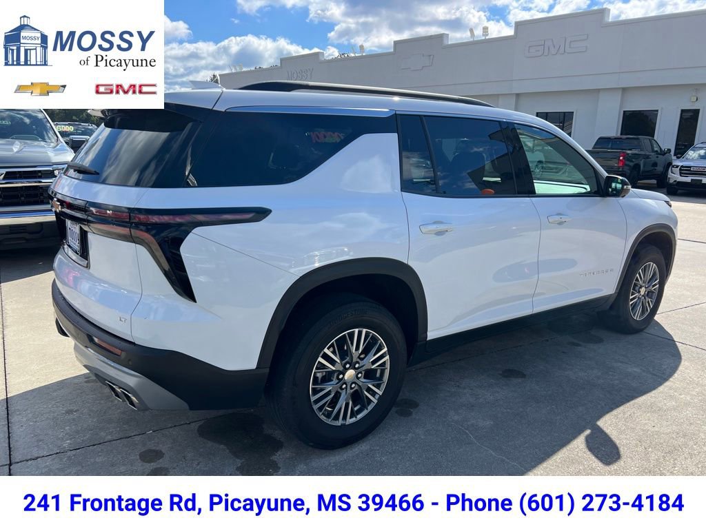 2024 Chevrolet Traverse 1LT photo 2