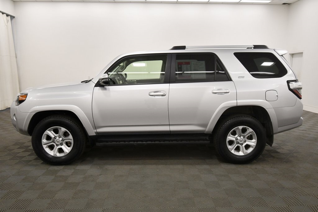 2024 Toyota 4Runner SR5 Premium photo 4