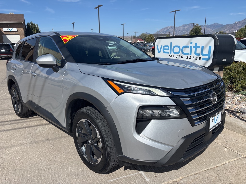 2024 Nissan Rogue SV's photo