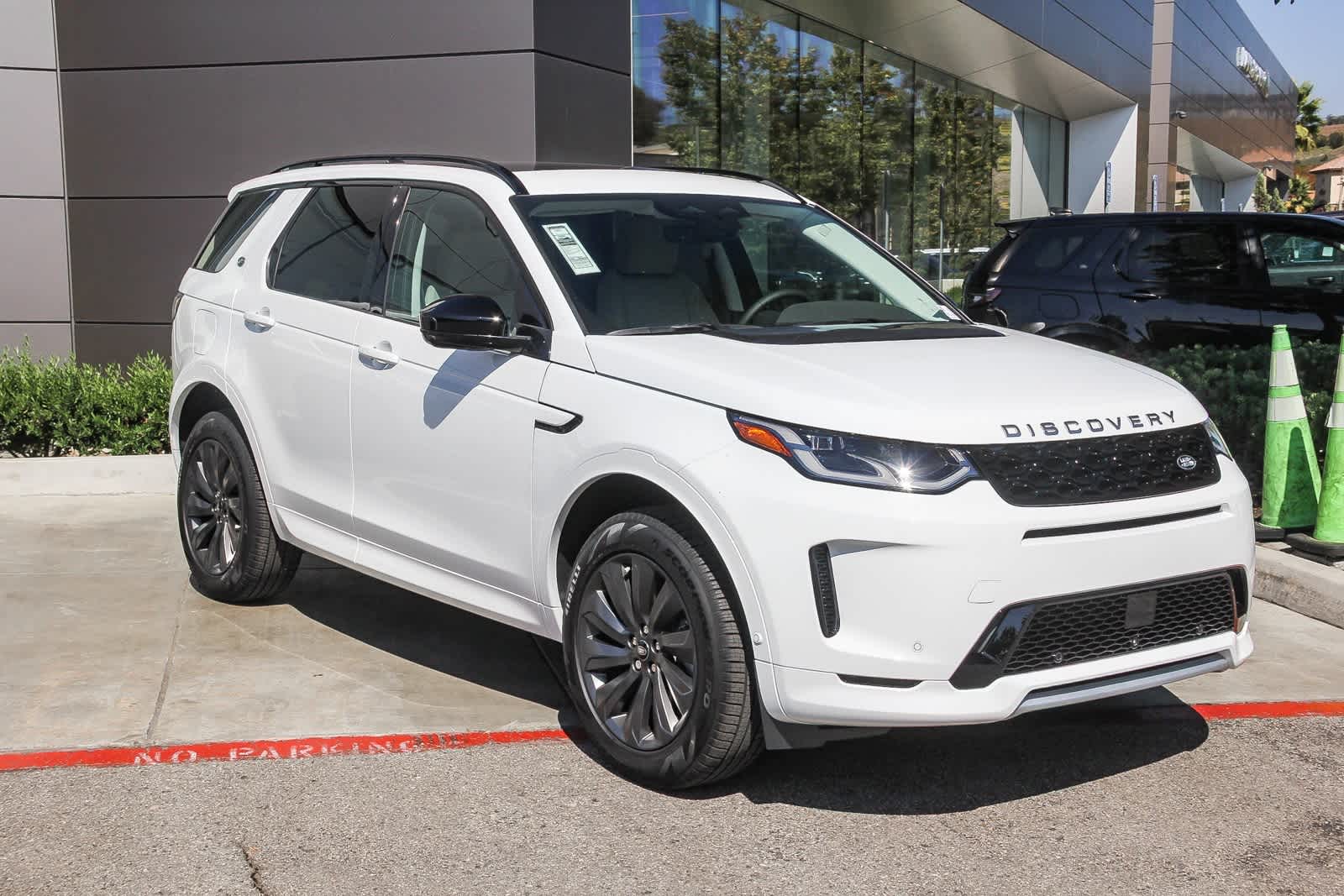 2025 Land Rover Discovery Sport S photo 2