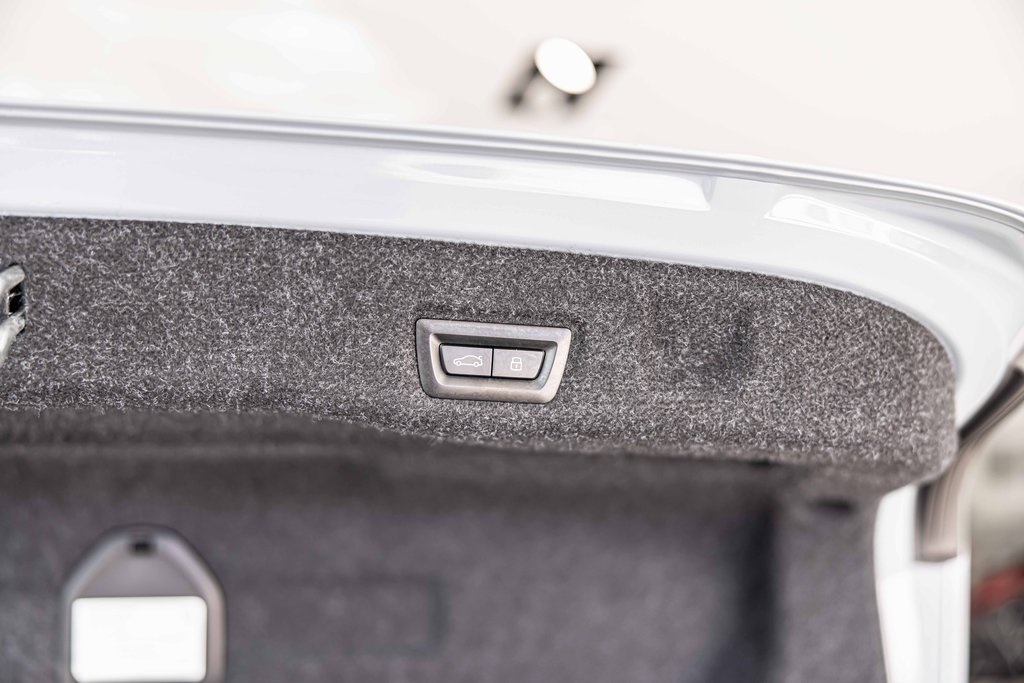 2025 BMW M5 - Image 17