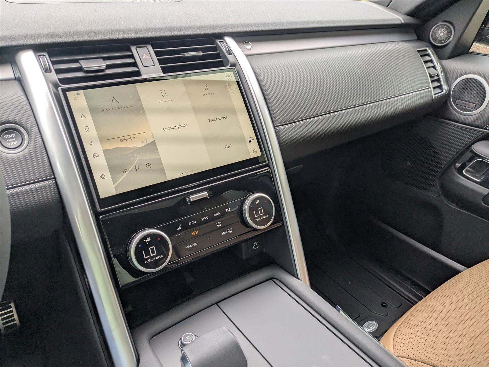 2025 Land Rover Discovery SE photo 19