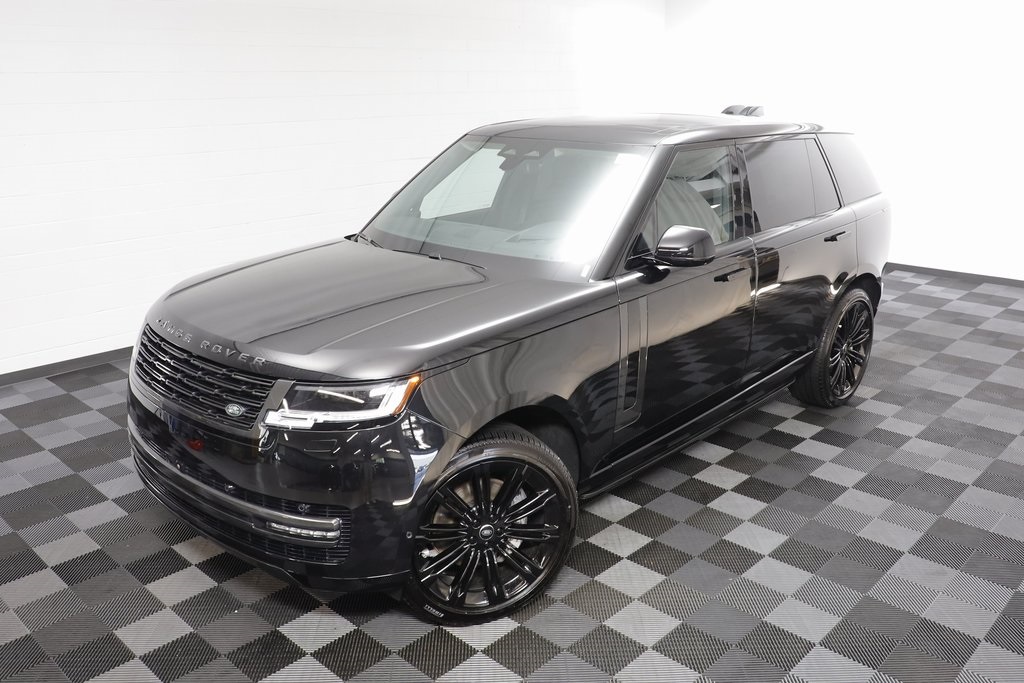 2025 Land Rover Range Rover SE photo 2