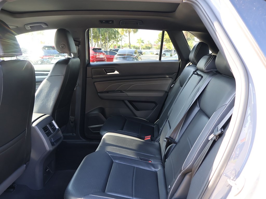 2021 Volkswagen Atlas Cross Sport V6 SE Technology R-Line photo 32