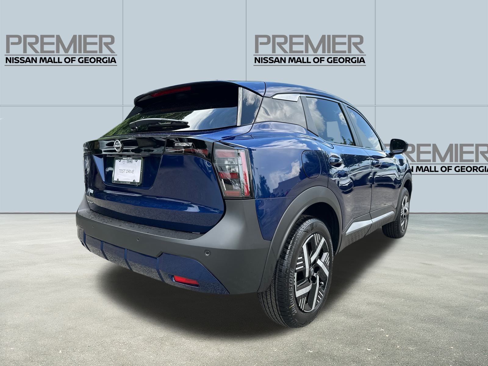 2025 Nissan Kicks SV photo 3