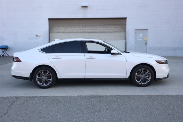 2023 Honda Accord Hybrid EX-L photo 2