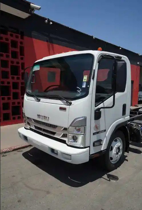 2024 Isuzu NRR Standard photo 2