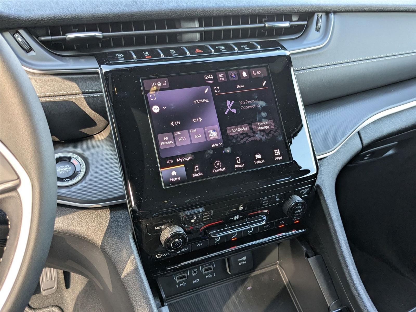 2025 Jeep Grand Cherokee Altitude photo 19