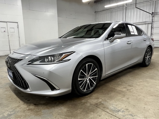 2022 Lexus ES 350 photo 3