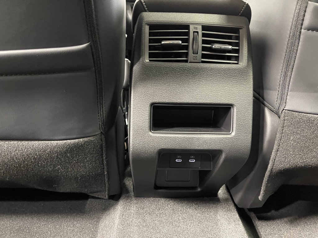 2025 Mitsubishi Outlander SE photo 25