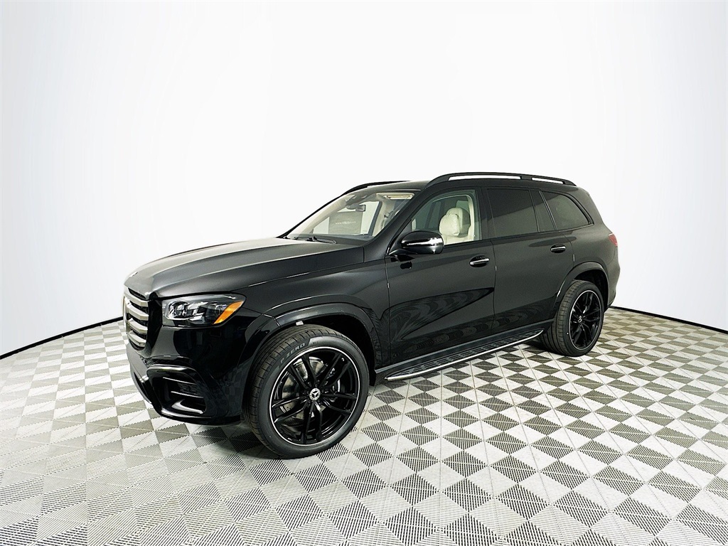 2026 Mercedes Benz GLS 450 4MATIC photo 2