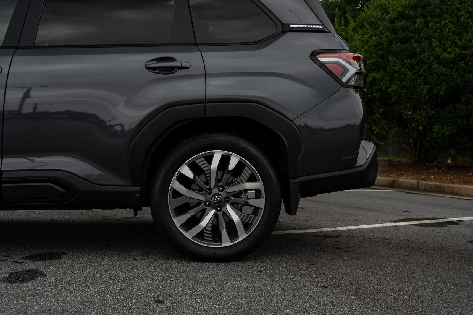 2025 Subaru Forester Touring photo 4