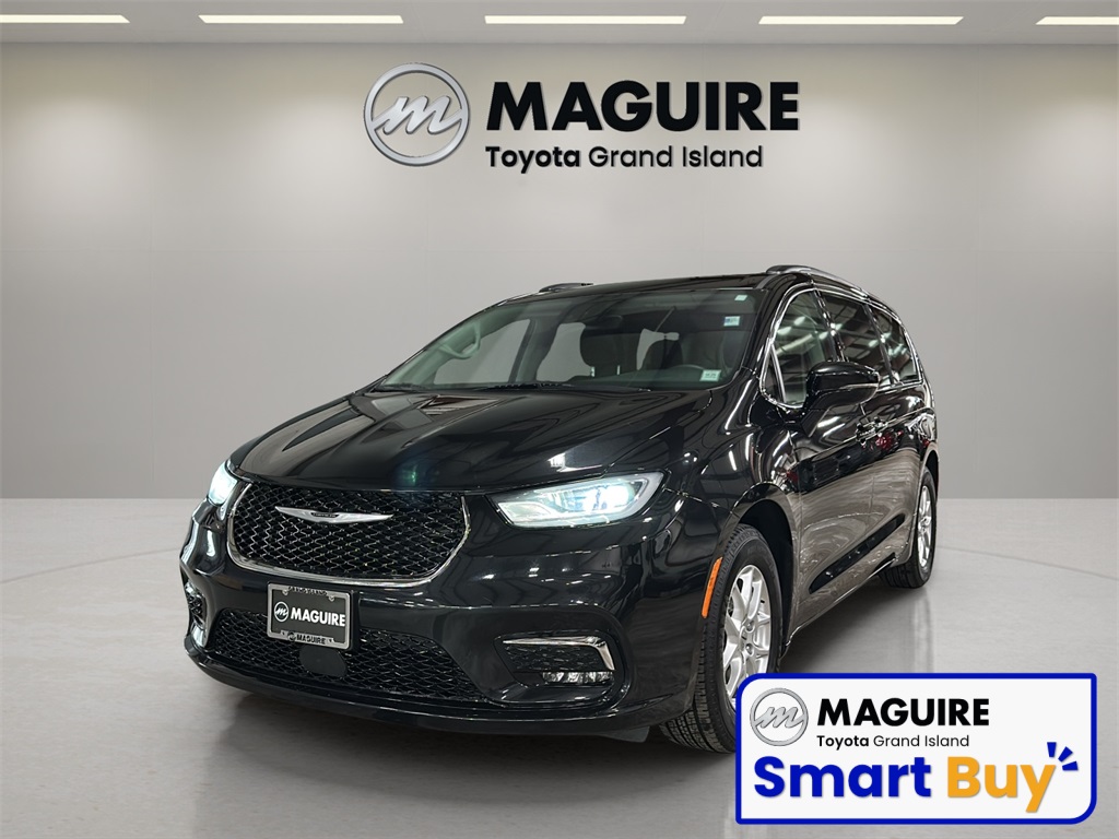 2022 Chrysler Pacifica Touring L's photo
