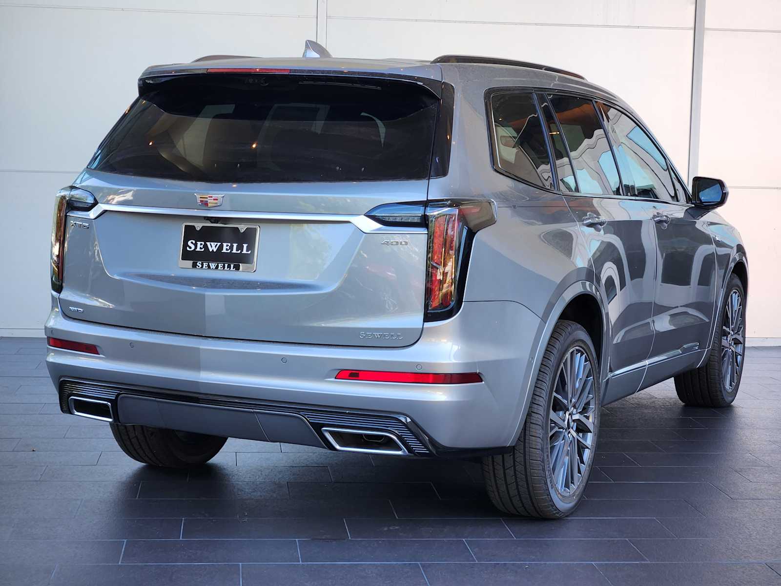 2025 Cadillac XT6 Sport photo 2