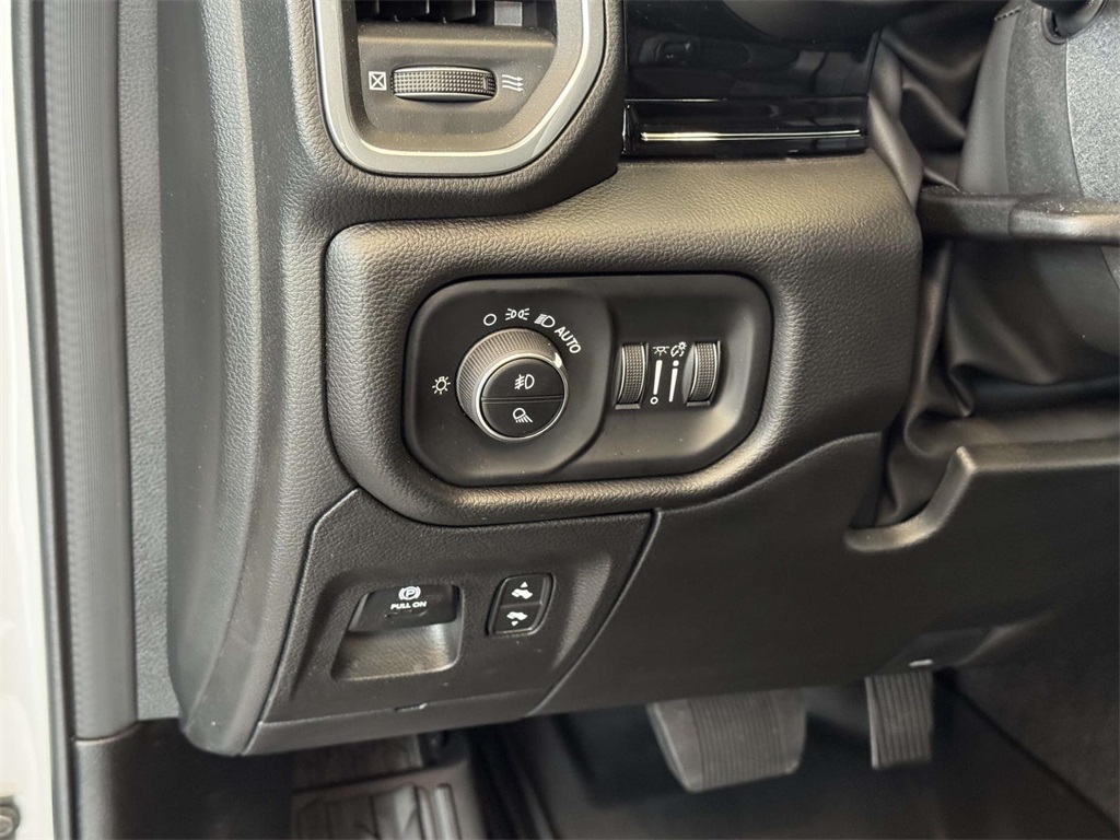 2025 Ram 1500 Laramie photo 29