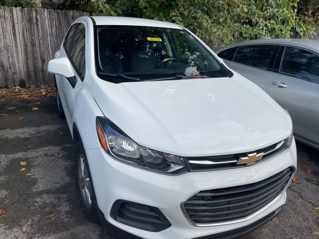 2020 Chevrolet Trax LS photo 3