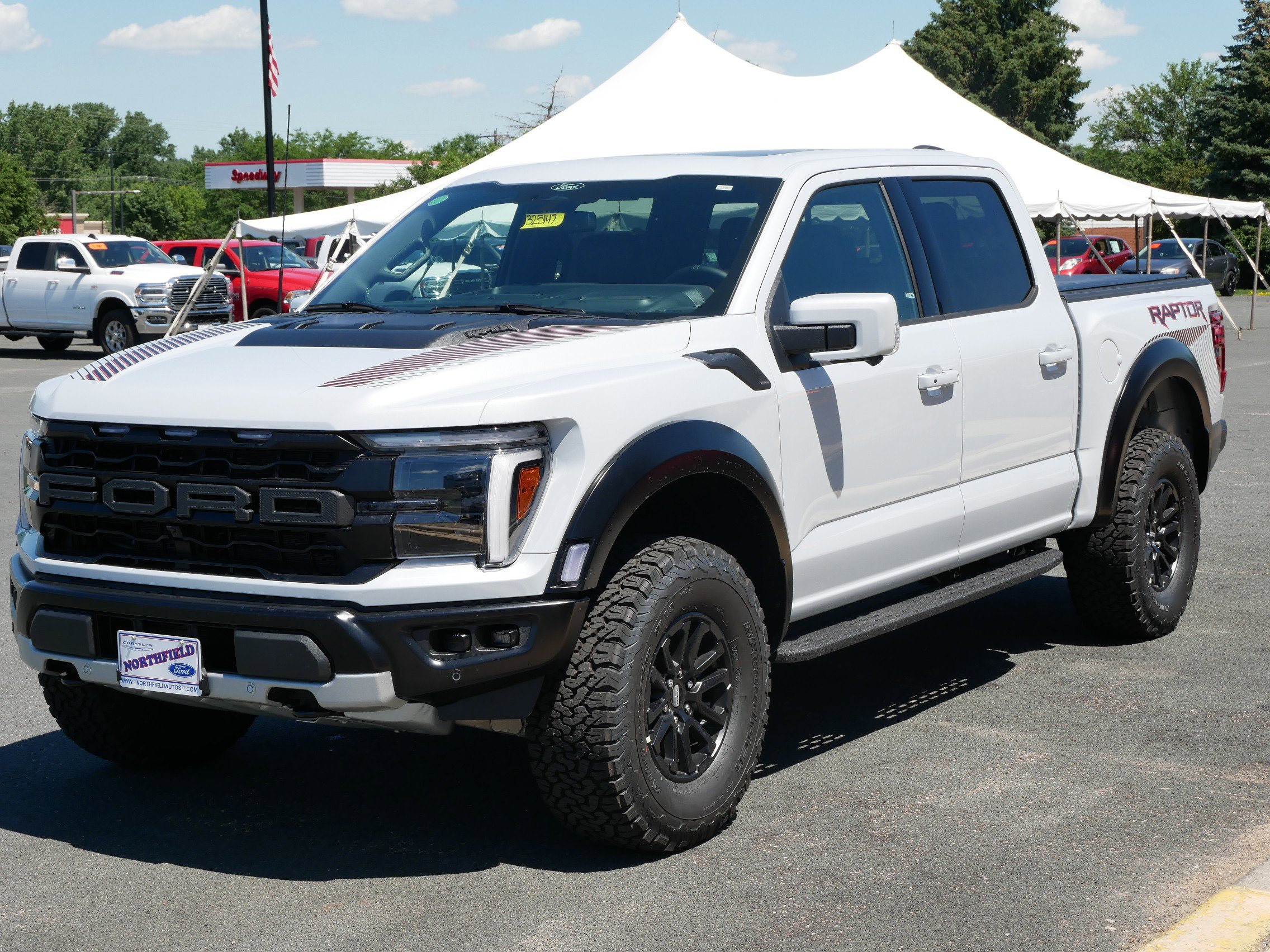 2025 Ford F-150 Raptor photo 2
