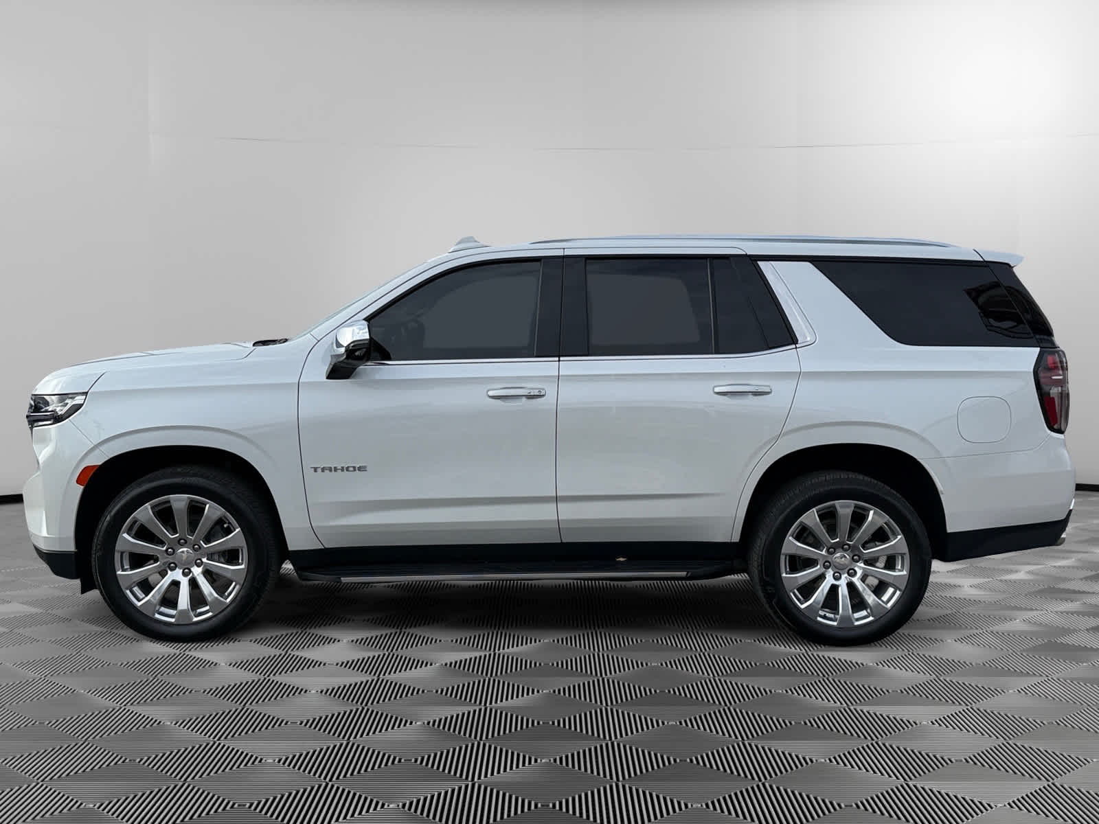2024 Chevrolet Tahoe Premier photo 2