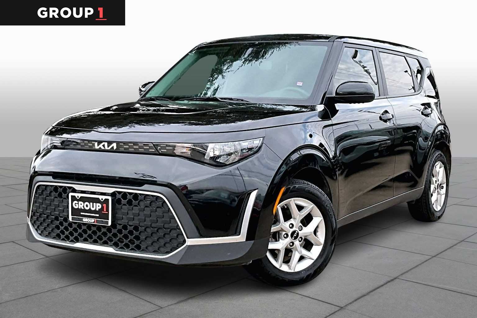2024 Kia Soul LX's photo