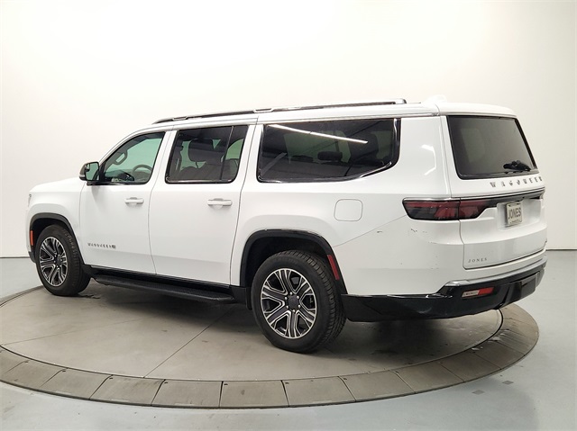 2023 Jeep Wagoneer L Series II photo 4