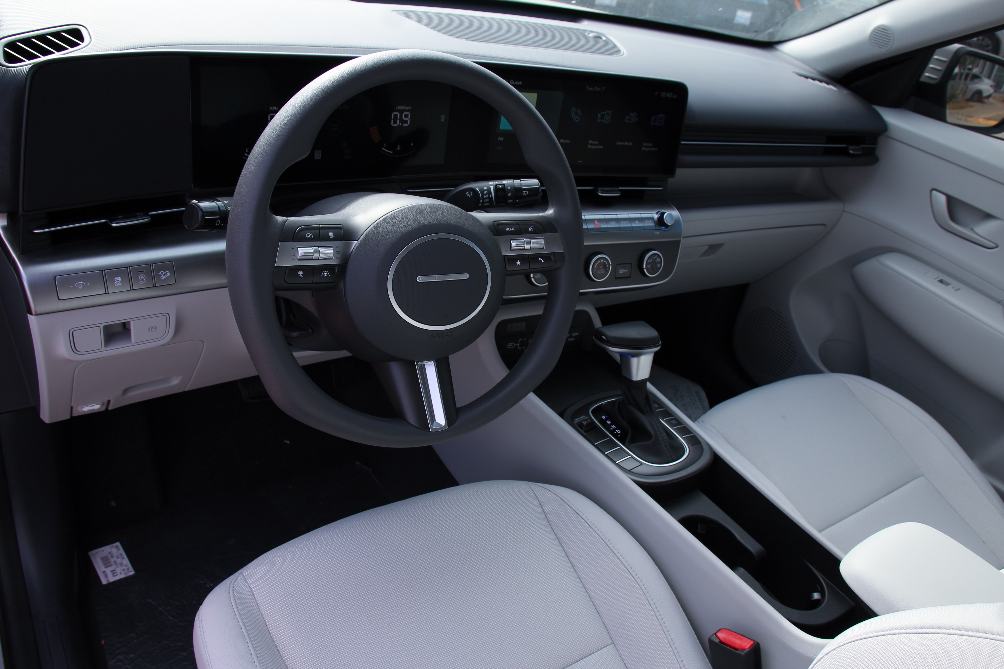 2026 Hyundai Kona SE photo 8