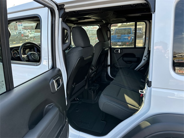 2025 Jeep Wrangler Rubicon photo 11