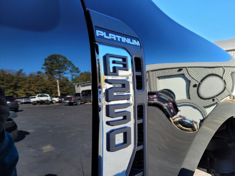 2024 Ford F-250 Platinum photo 12
