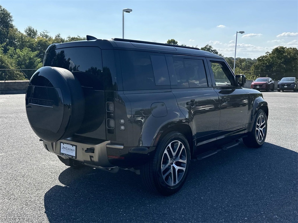 2025 Land Rover Defender 110 photo 4