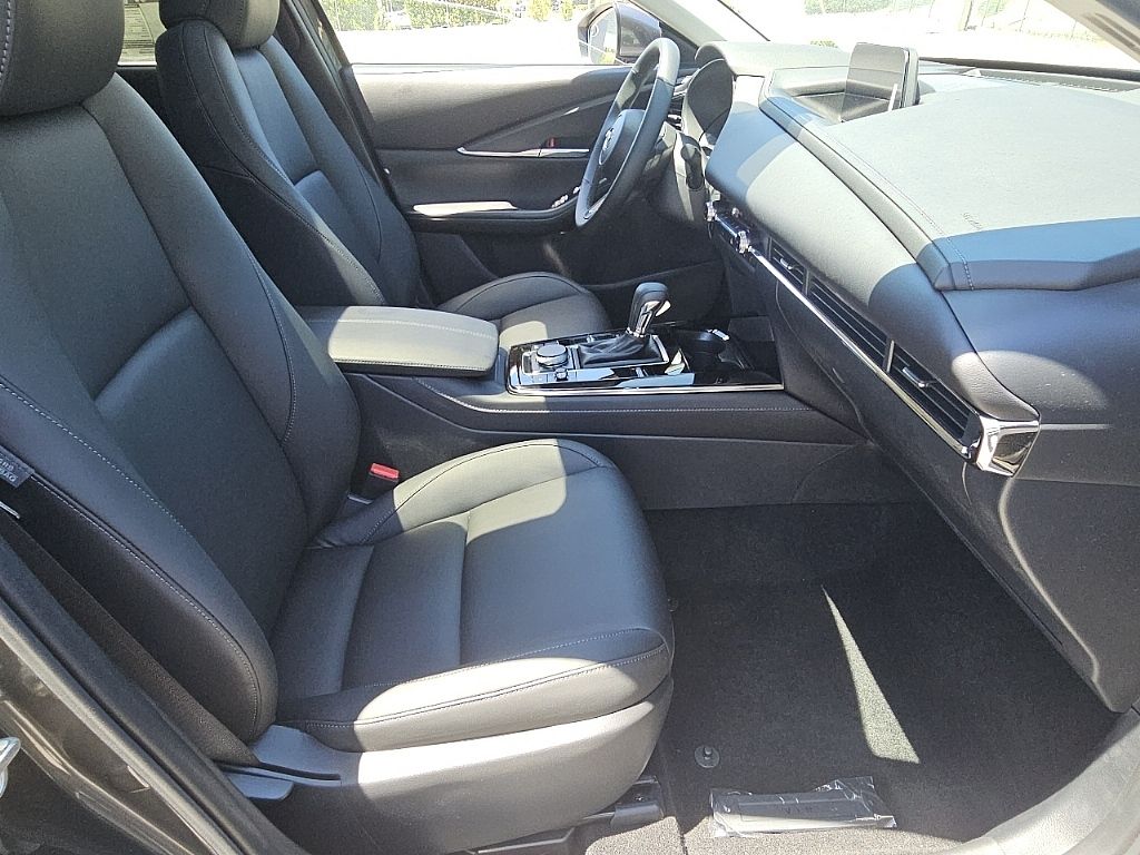 2025 Mazda CX-30 2.5 S Preferred photo 3