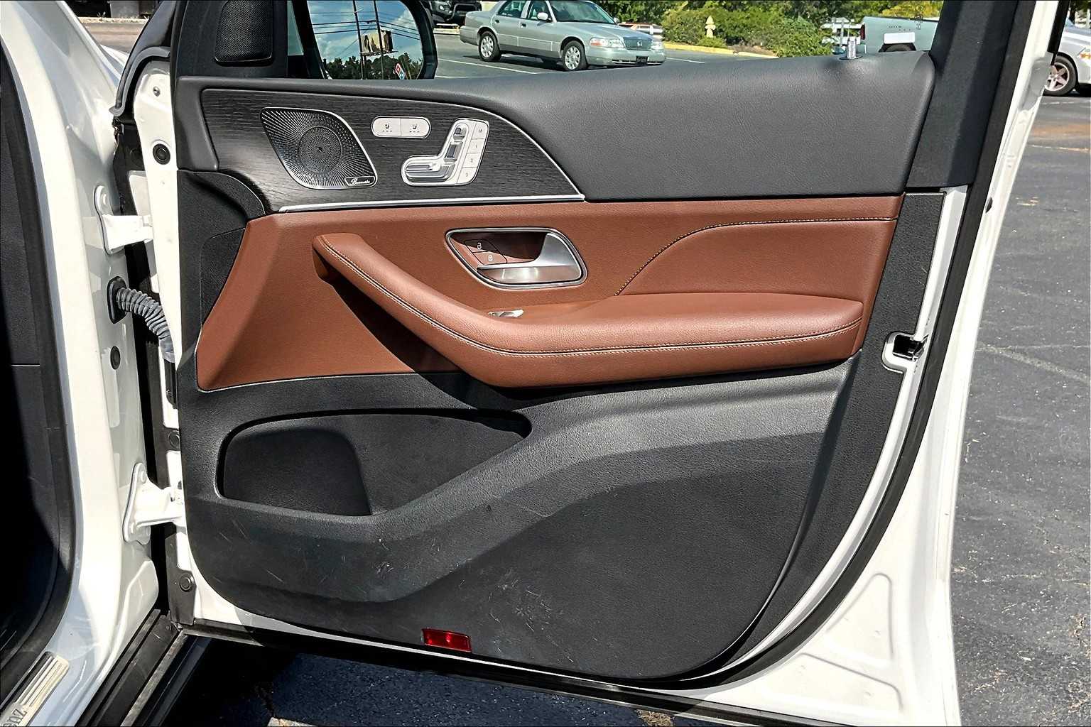 2024 Mercedes Benz GLS 450 4MATIC photo 19