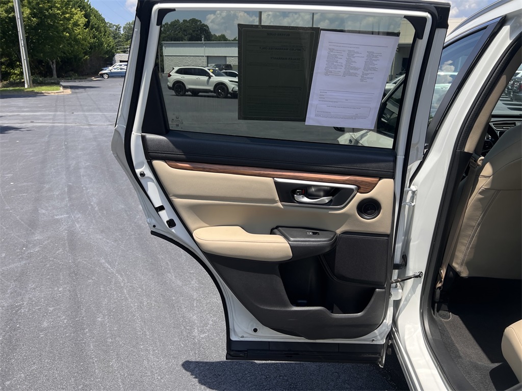 2021 Honda CR-V Hybrid Touring photo 13